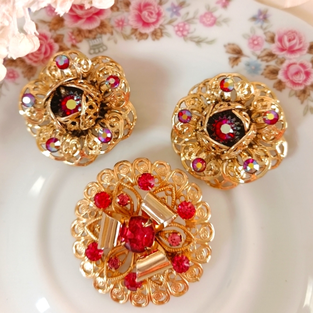 VINTAGE "SARAH COVENTRY" EARRINGS AND GORGEOUS PINK STONE VTG BROOCH!